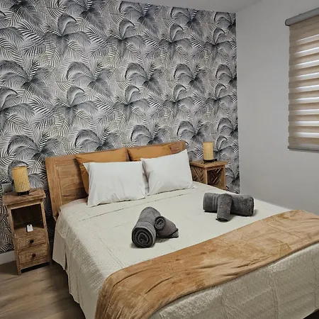 Danacris كوراليهو